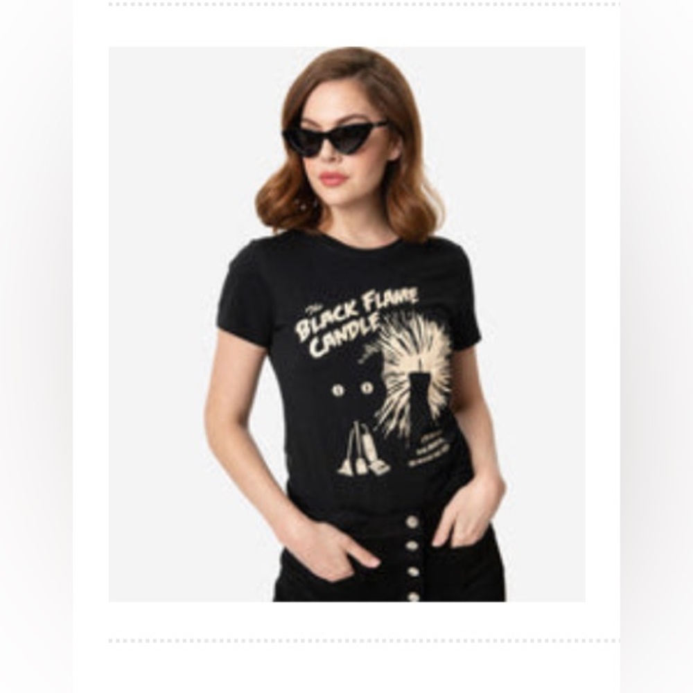 Hocus pocus black flame candle Halloween black and tan tee shirt, size small.